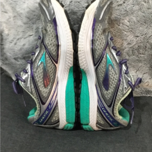 BROOKS GHOST 7 womens running sneaker. Size 10. Great condition. - Picture 5 of 11